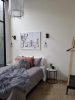 B&B Geelong - THE WAREHOUSE APARTMENTS - Bed and Breakfast Geelong