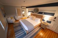 Zimmer mit Kingsize-Bett