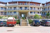 Waniliowy - Neptun Park by OneApartments - Chambres d’hôtes Jelitki