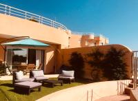 Bright apartment with a garden and a wonderfull sea view - Chambres d’hôtes Le Trayas