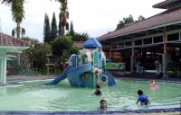 Villa Miky Kota Bunga Puncak Cianjur Bogor - B&B Cinengah Girang