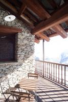 Zweibettzimmer mit Balkon und Bergblick