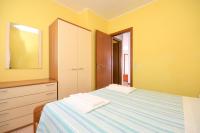 Appartamento con Balcone e Vista Lago