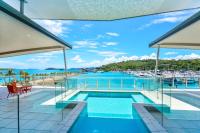 Pavillions Penthouse 25 - Luxury Waterfront Apartment with Private Roof top pool and buggy - B&B Hamilton Island