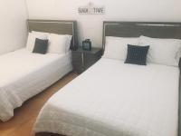 One Bedroom (Two full beds)