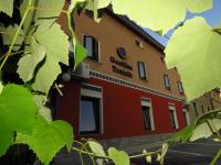 B&B Col - Gostilna Tratnik - Bed and Breakfast Col