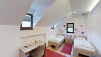 Twin Room with Private Bathroom