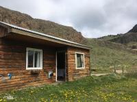 Apartment with Mountain View