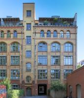 The Melchior, Luxury Industry Loft in Mitte, group & family friendly, 2 bath rooms, big dining table, ideal for 4 - 6 Guests - Chambres d'hôtes Berlin