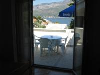 Apartamento de 2 dormitorios con terraza y vistas al mar