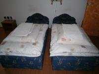 Dreibettzimmer mit Gemeinschaftsbad