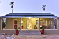 B&B Oudtshoorn - Hazenjacht Karoo Lifestyle - Oom Manus se Huis - Bed and Breakfast Oudtshoorn