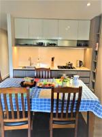 B&B Melbourne - Camberwell Burke Road Apartment - Bed and Breakfast Melbourne