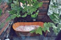 Studio with Spa Bath