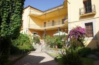 Hostal La Colonial - B&B