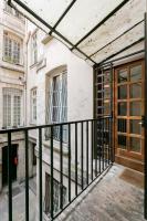 Le Marais Place Sainte Catherine With AC - B&B