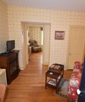Deluxe Queen Suite