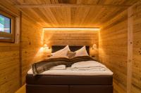 Deluxe One-Bedroom Suite with Mountain View and Balcony