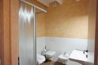 Doppel-/Zweibettzimmer mit Bad