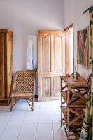 Tweepersoonskamer met 2 Aparte Bedden en Eigen Badkamer