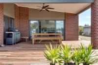 Diamond Bay Beach House: brand new - Ferienwohnung