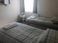 Twin Room with Shower