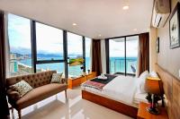 Connecting apartment with sea view balcony