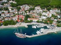Beach apartment in the center of Brela - B&B