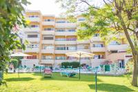 New Apartment Near the Beach & Train Station in Club Playa Flores - B&B
