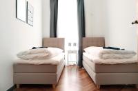 KATZ by ROCKCHAIR Apartments l SUPERHOST Status l 3 Bedrooms Boxspringbeds 2 Bathrooms in City Center - Cozy Family & Business Flair welcomes you! - B&B Berlino