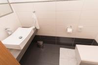 Comfort Three-Bedroom Apartment with Balcony