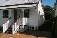 B&B Brisbane - Pine Cottage - Bed and Breakfast Brisbane