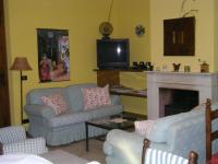 Three-Bedroom Apartment with Private Garden (6 Adults) 