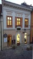 Kisfaludy Károly Apartman - B&B