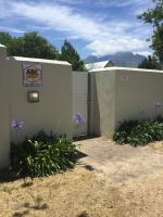 Courtyard Studio lights and wi fi during load shedding - B&B