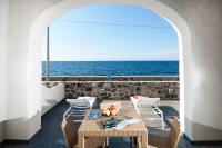 Deluxe Two-Bedroom Apartment with Sea View