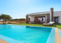 CRISTELIA SEAFRONT & POOL VILLA - B&B