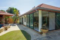 Tina's Living Paradise - Guesthouses with private pool - Bed and Breakfast