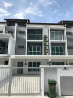 Family homestay -two floors with four bedrooms - Chambres d'hôtes Kuala Selangor