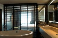 Luxury Suite - Separate Living Room- Bath Tub