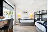 Large Family Room (3 Adults + 2 Children)- Free Parking
