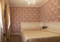 Camera Superior Matrimoniale/Doppia con Letti Singoli con Vista Canale