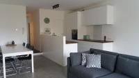 Nieuw 2 Slaapkamer Appartement van 90 m² - Chambres d'hôtes Courtrai