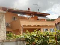 Apartments and rooms Nediljko - B&B