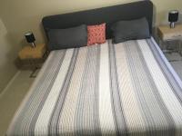 Chambre Lit King-Size - Vue sur Piscine