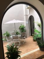 ★ Gorgeous Patio Room at Casa of Essence located in ♥ of Old San Juan ★ - Chambres d'hôtes San Juan