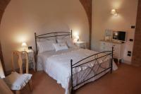 Deluxe Double Room (2 Adults + 1 Child)