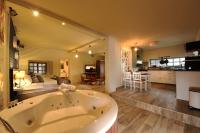 Suite with Hot Tub