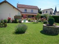 Au Pied du Cognelot - Bed and Breakfast Chalindrey