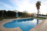 Villa Summertime - Private Jacuzzi and bikes, beach 800m - B&B Albufeira